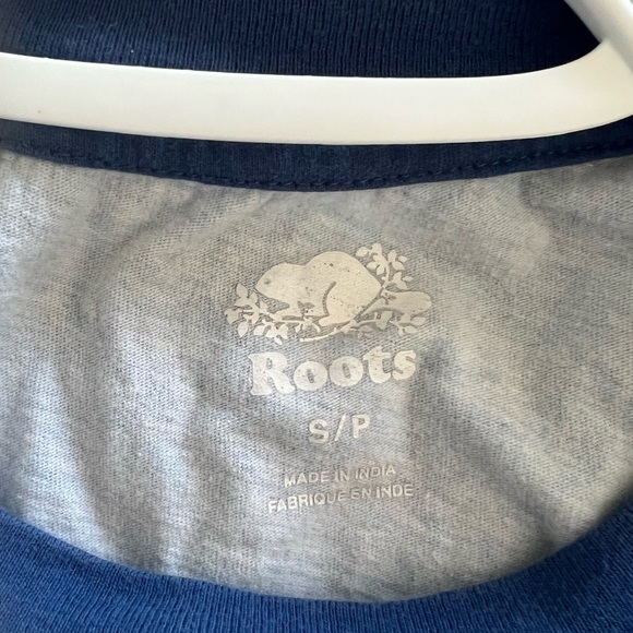 Roots tshirt - Picture 3 of 3